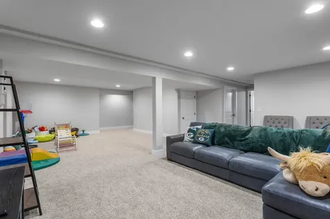 7 Kirby Circle Monticello IL 61856