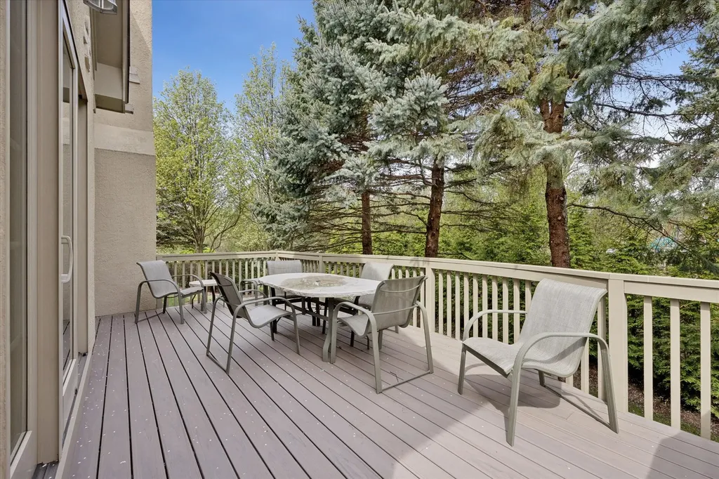 64 Forest Gate Circle Oak Brook IL 60523