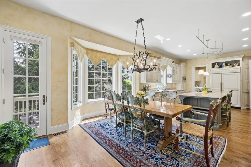 64 Forest Gate Circle Oak Brook IL 60523