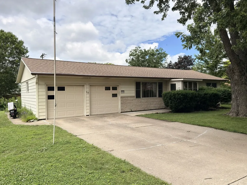 315 Mecherle Drive Bloomington IL 61701