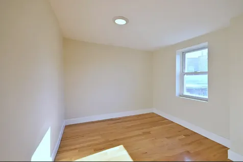 233 North Sacramento Boulevard Chicago IL 60612