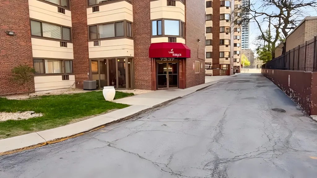 7337 South South Shore Drive Chicago IL 60649