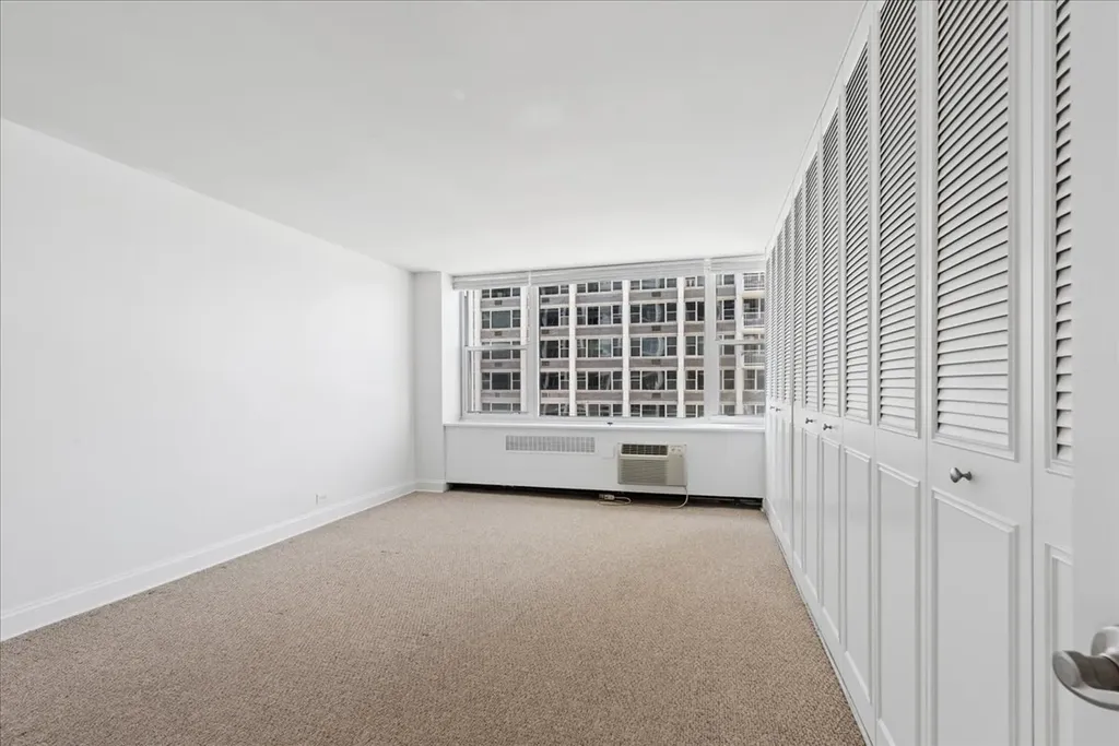 4250 North Marine Drive Chicago IL 60613