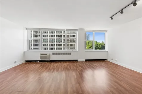4250 North Marine Drive Chicago IL 60613