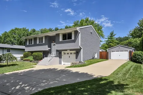 1328 Cabot Lane Schaumburg IL 60193