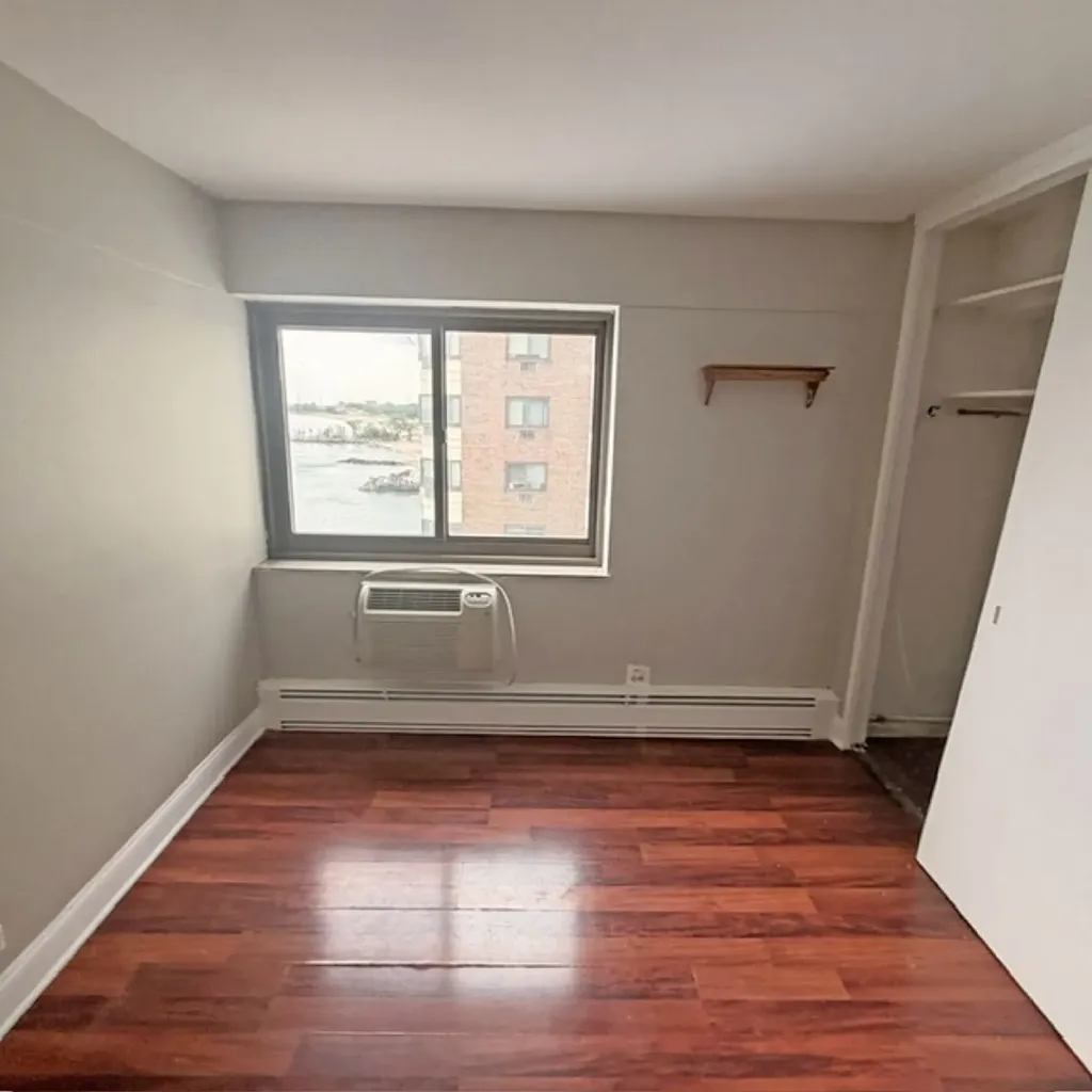 7337 South South Shore Drive Chicago IL 60649