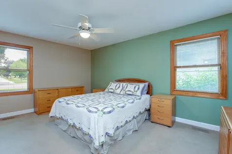 955 Bernard Drive Buffalo Grove IL 60089