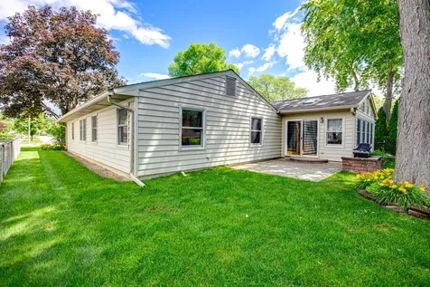 955 Bernard Drive Buffalo Grove IL 60089