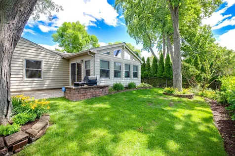 955 Bernard Drive Buffalo Grove IL 60089