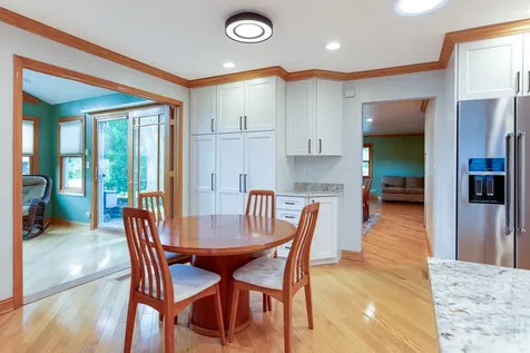 955 Bernard Drive Buffalo Grove IL 60089