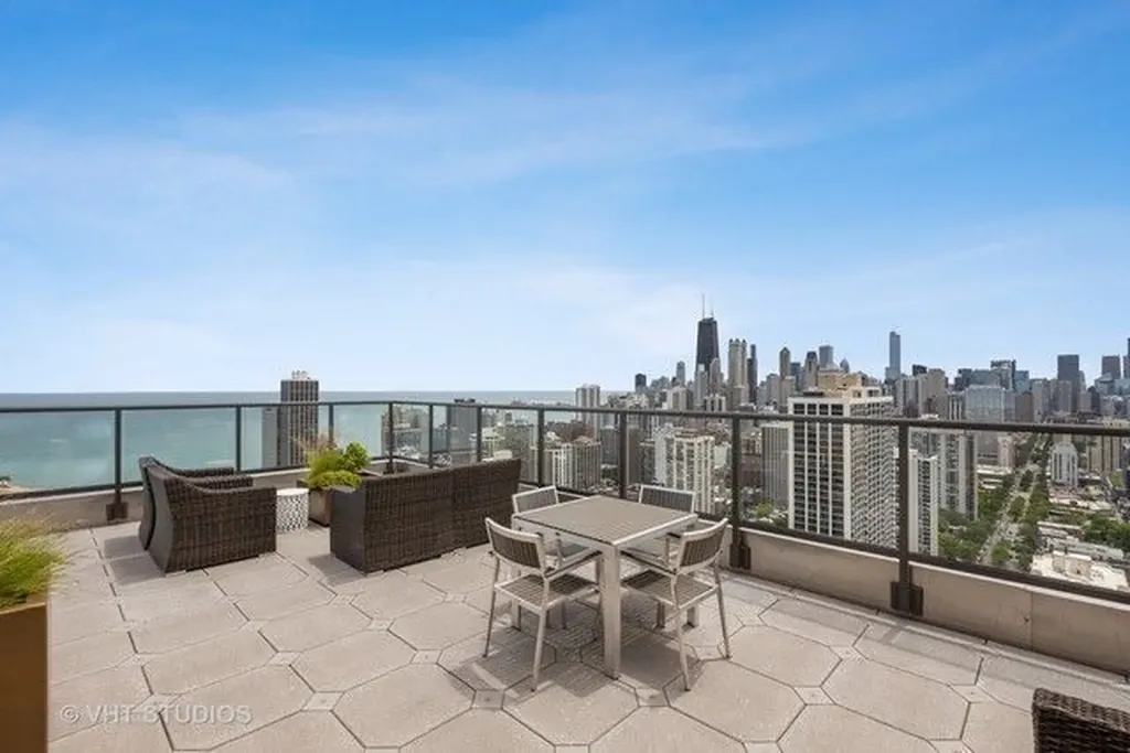 1660 North Lasalle Street Chicago IL 60614