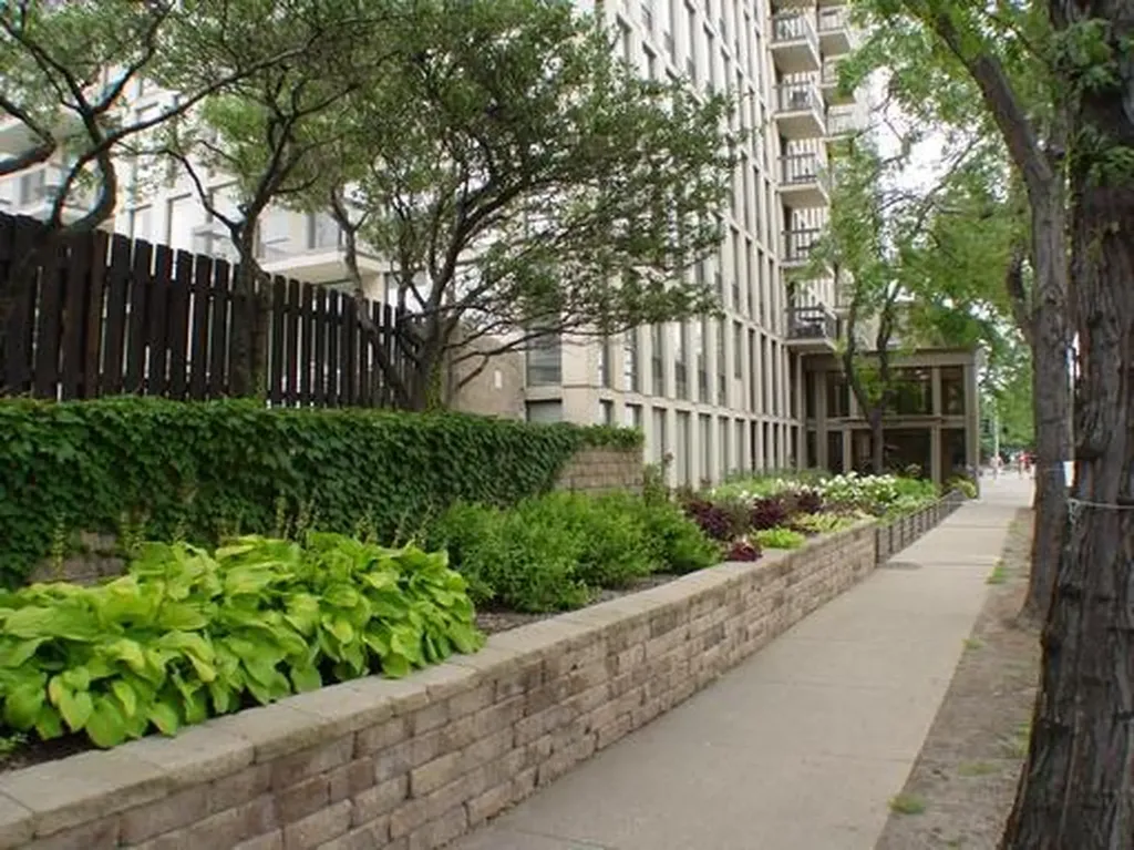 1660 North Lasalle Street Chicago IL 60614