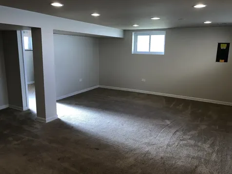 1674 Maple Street Des Plaines IL 60018