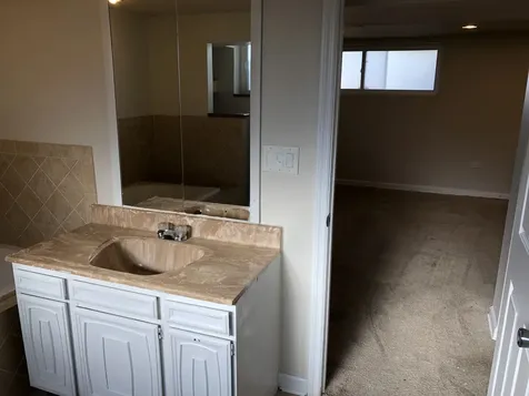 1674 Maple Street Des Plaines IL 60018