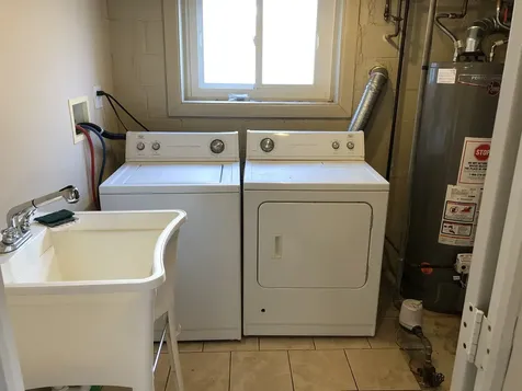 1674 Maple Street Des Plaines IL 60018