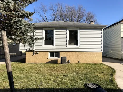 1674 Maple Street Des Plaines IL 60018