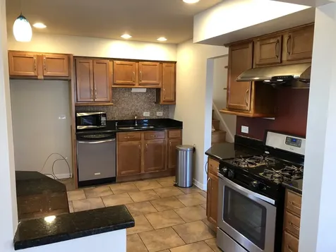 1674 Maple Street Des Plaines IL 60018