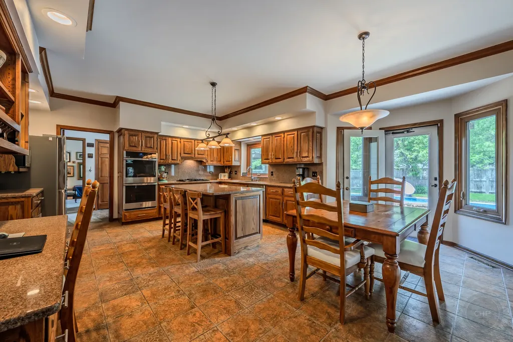 391 Dupahze Street Naperville IL 60565