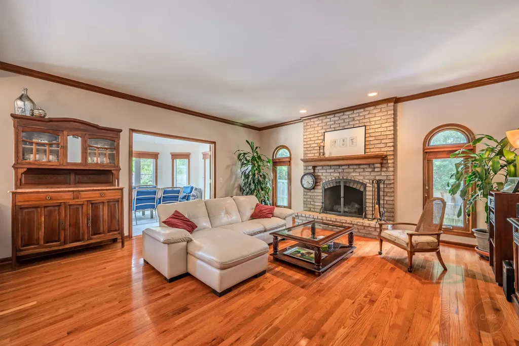 391 Dupahze Street Naperville IL 60565