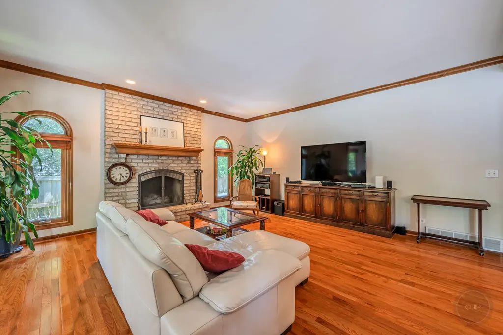 391 Dupahze Street Naperville IL 60565