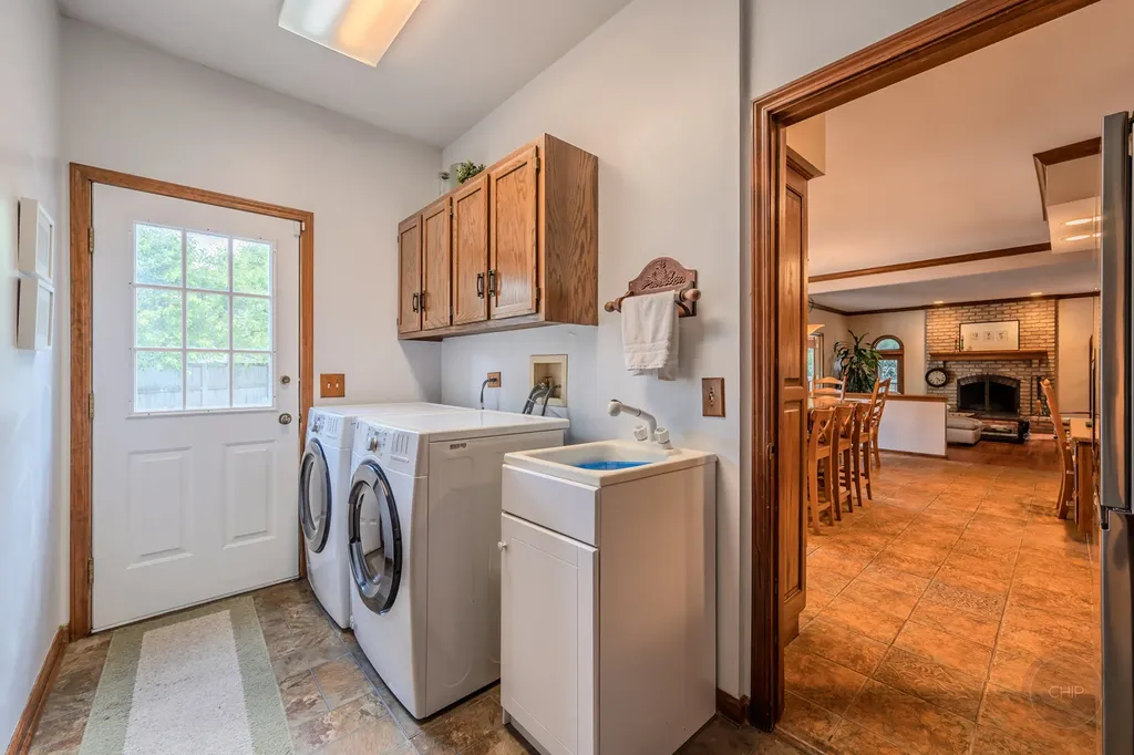 391 Dupahze Street Naperville IL 60565