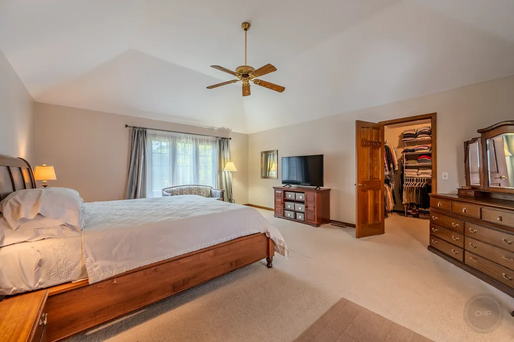 391 Dupahze Street Naperville IL 60565