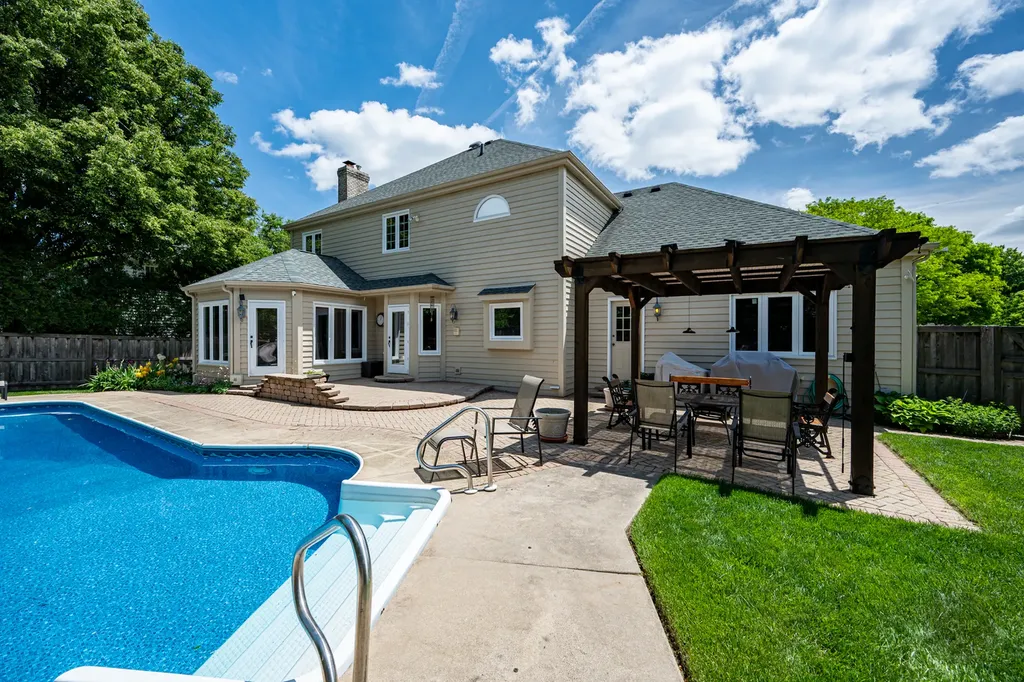 391 Dupahze Street Naperville IL 60565