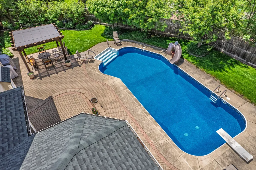 391 Dupahze Street Naperville IL 60565