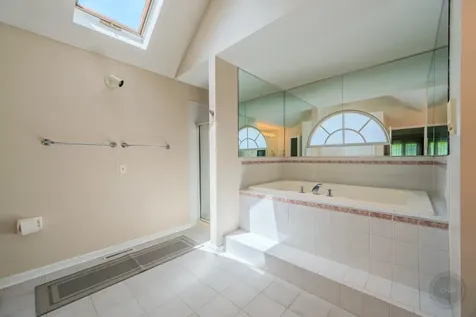 391 Dupahze Street Naperville IL 60565