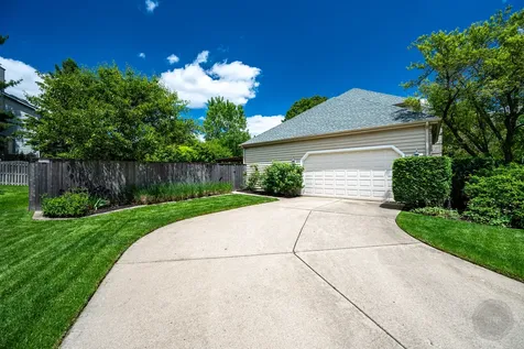 391 Dupahze Street Naperville IL 60565