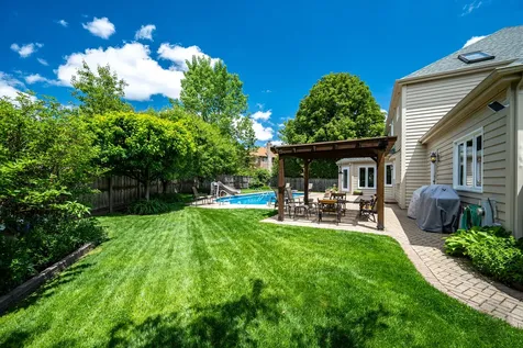 391 Dupahze Street Naperville IL 60565