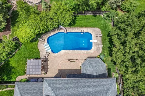 391 Dupahze Street Naperville IL 60565