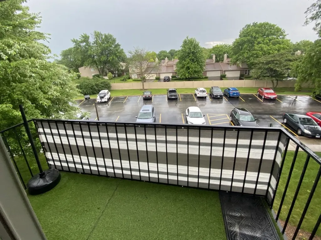 5S100 Pebblewood Lane Naperville IL 60563