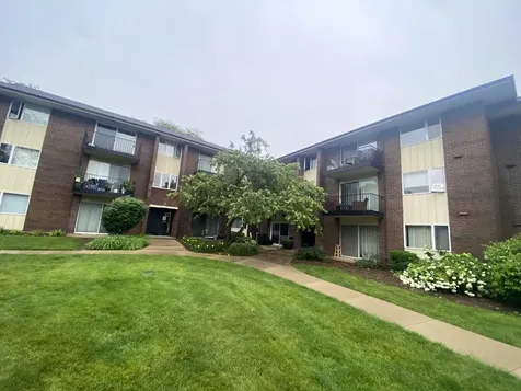 5S100 Pebblewood Lane Naperville IL 60563