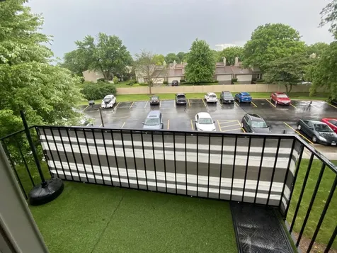 5S100 Pebblewood Lane Naperville IL 60563