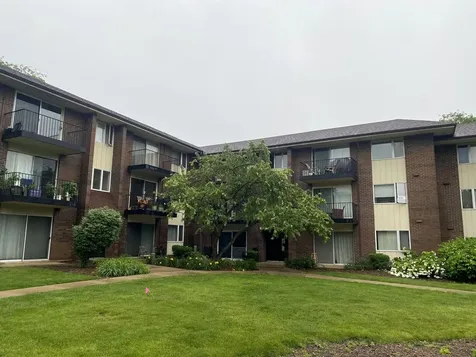 5S100 Pebblewood Lane Naperville IL 60563