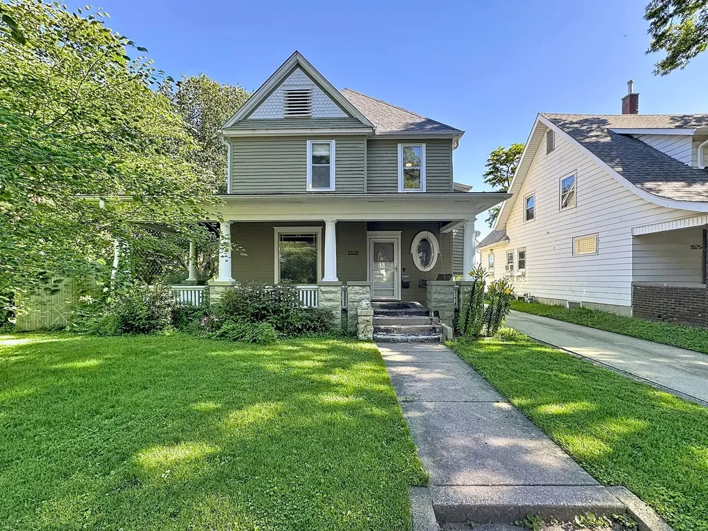 1519 11TH Avenue Moline IL 61265