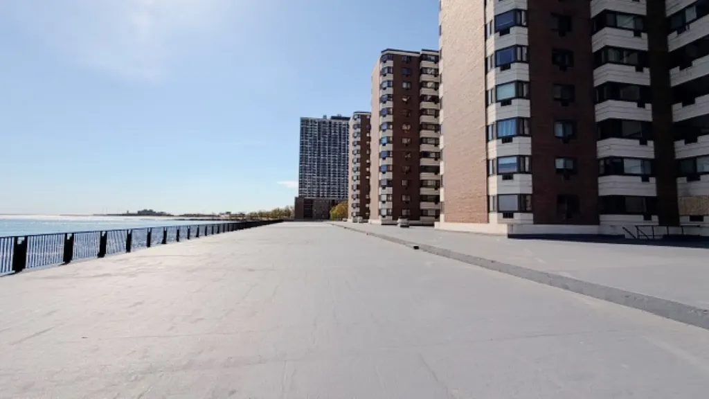 7337 South South Shore Drive Chicago IL 60649