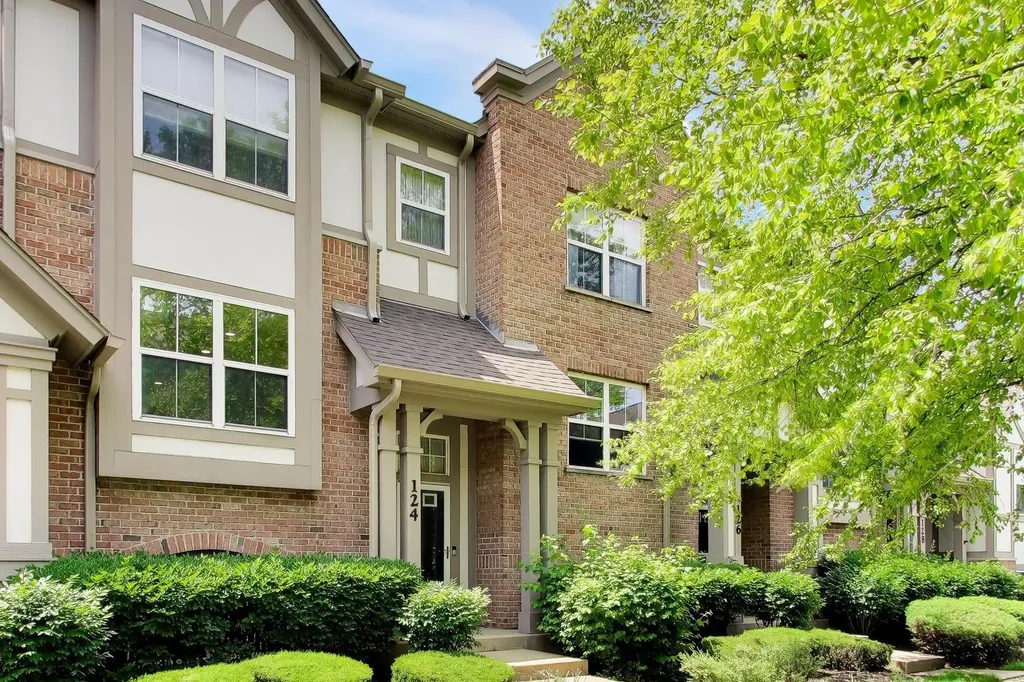 124 Rosehall Drive Lake Zurich IL 60047