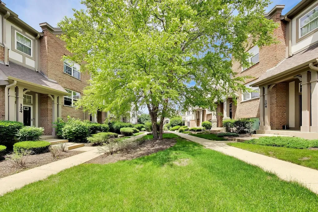 124 Rosehall Drive Lake Zurich IL 60047