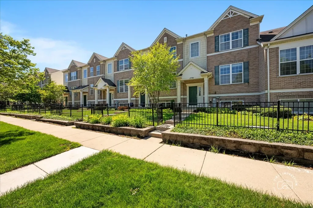1739 Maple Avenue Hanover Park IL 60133