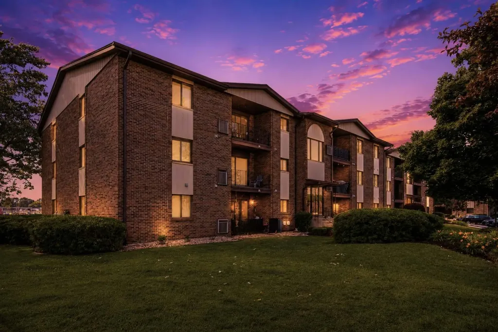 13935 Laramie Avenue Crestwood IL 60418