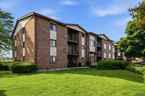13935 Laramie Avenue Crestwood IL 60418