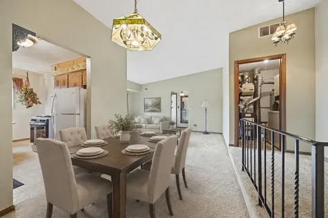 13935 Laramie Avenue Crestwood IL 60418