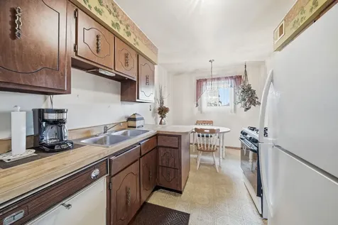 13935 Laramie Avenue Crestwood IL 60418