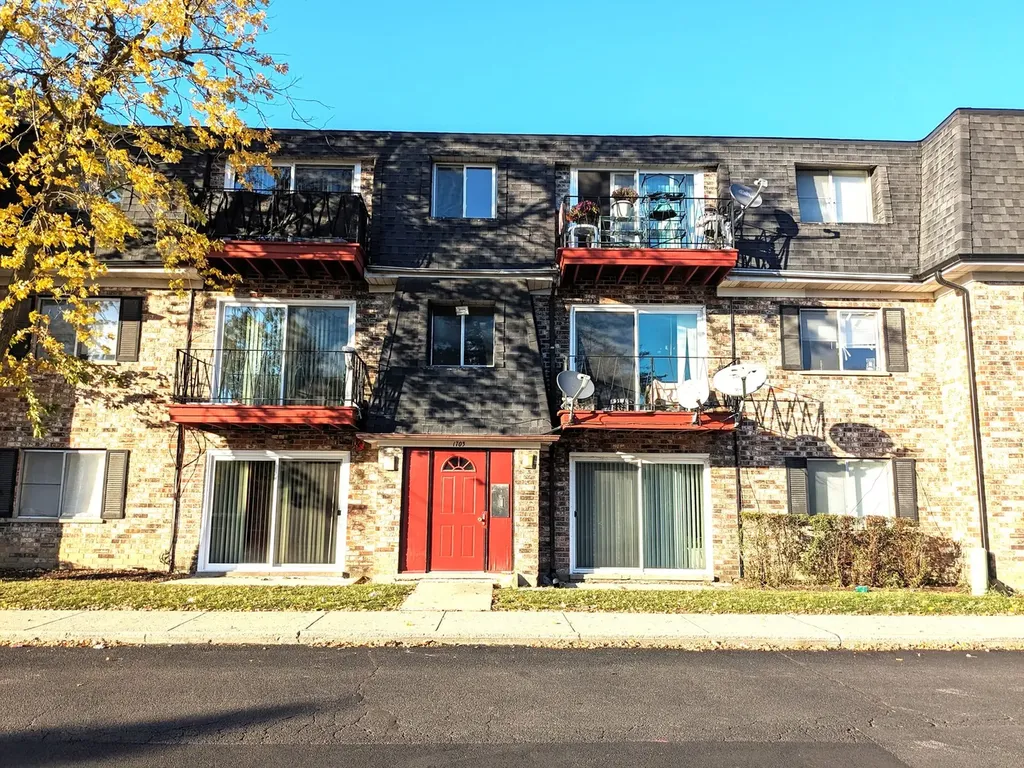 1703 West Mansard Lane Mount Prospect IL 60056