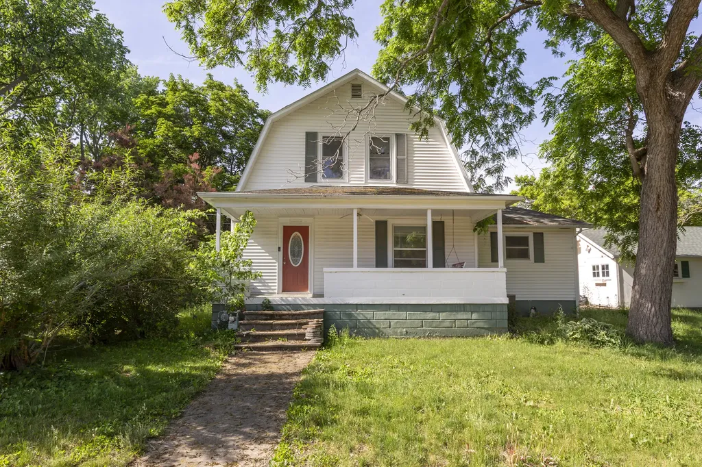 249 West Graham Street Dixon IL 61021