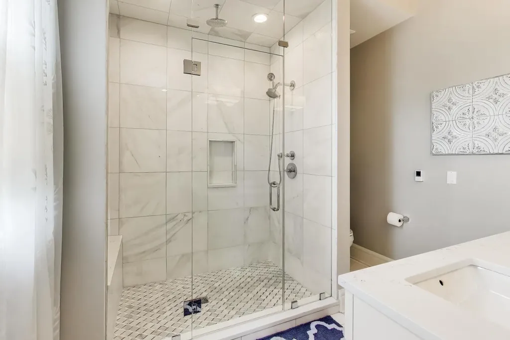 2136 West Belmont Avenue Chicago IL 60618
