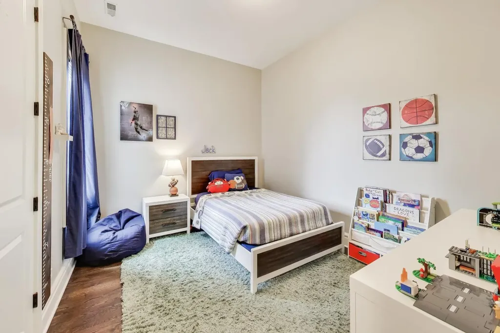 2136 West Belmont Avenue Chicago IL 60618