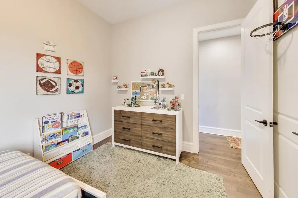 2136 West Belmont Avenue Chicago IL 60618
